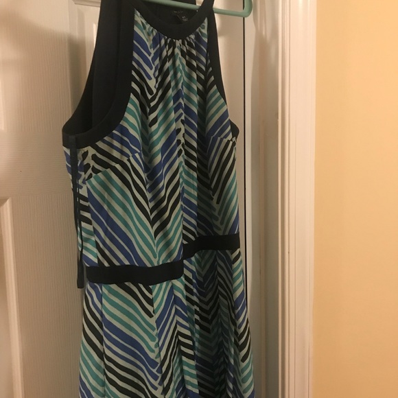 Pretty semi-formal dress from Ann Taylor size 8 T - Picture 5 of 6